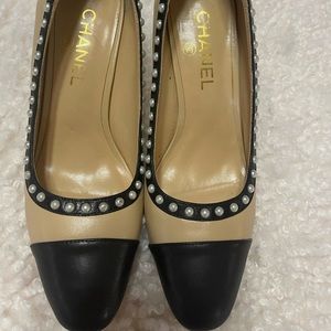 Chanel heels 39 1/2 c with pearls